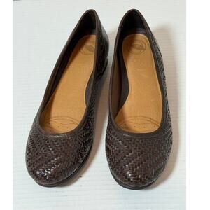 Women's Nurture Sloan Woven Brown Flat Slip On Leather Shoes Size 9.5
